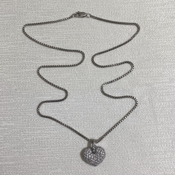 925 Sterling Silver Necklace w Heart Shape CZ Pendant - Picture 2 of 8